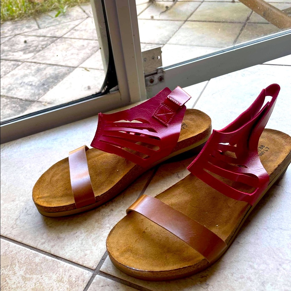 Naot Women’s Red Ankle Strap brown leather sandal